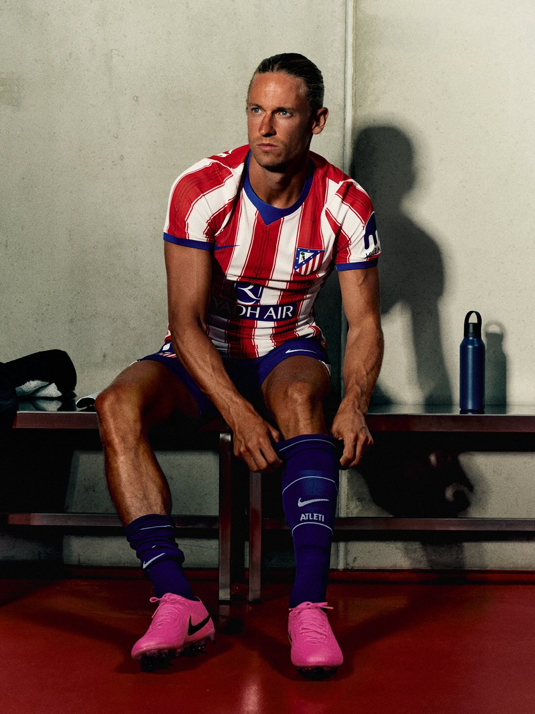 La botella que aparece en la nueva equipación del Atlético de Madrid.